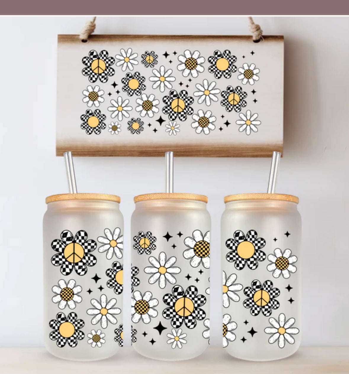 16 oz Can Glass – Retro Groovy Checkered Daisies - Daisy Designs & Creations, LLC