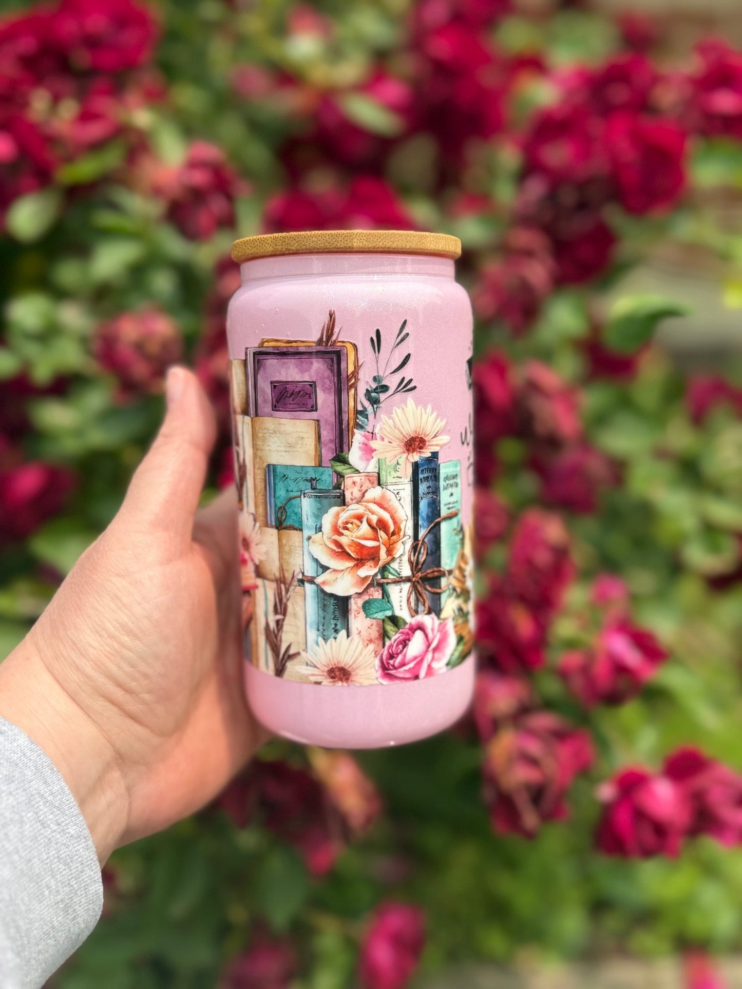 Just a Girl Who Loves Books – 16 oz Can Glass - Daisy Designs & Creations, LLC