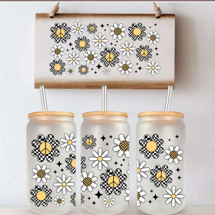 16 oz Can Glass – Retro Groovy Checkered Daisies - Daisy Designs & Creations, LLC