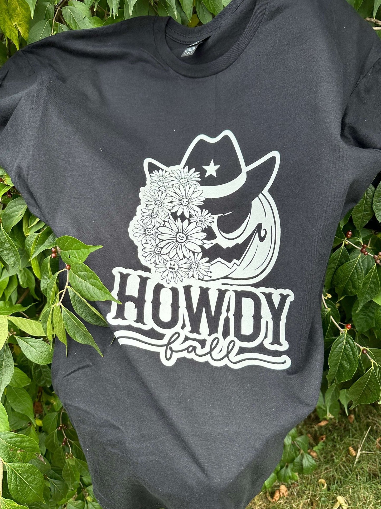 Howdy Fall T-Shirt - Daisy Designs & Creations, LLC