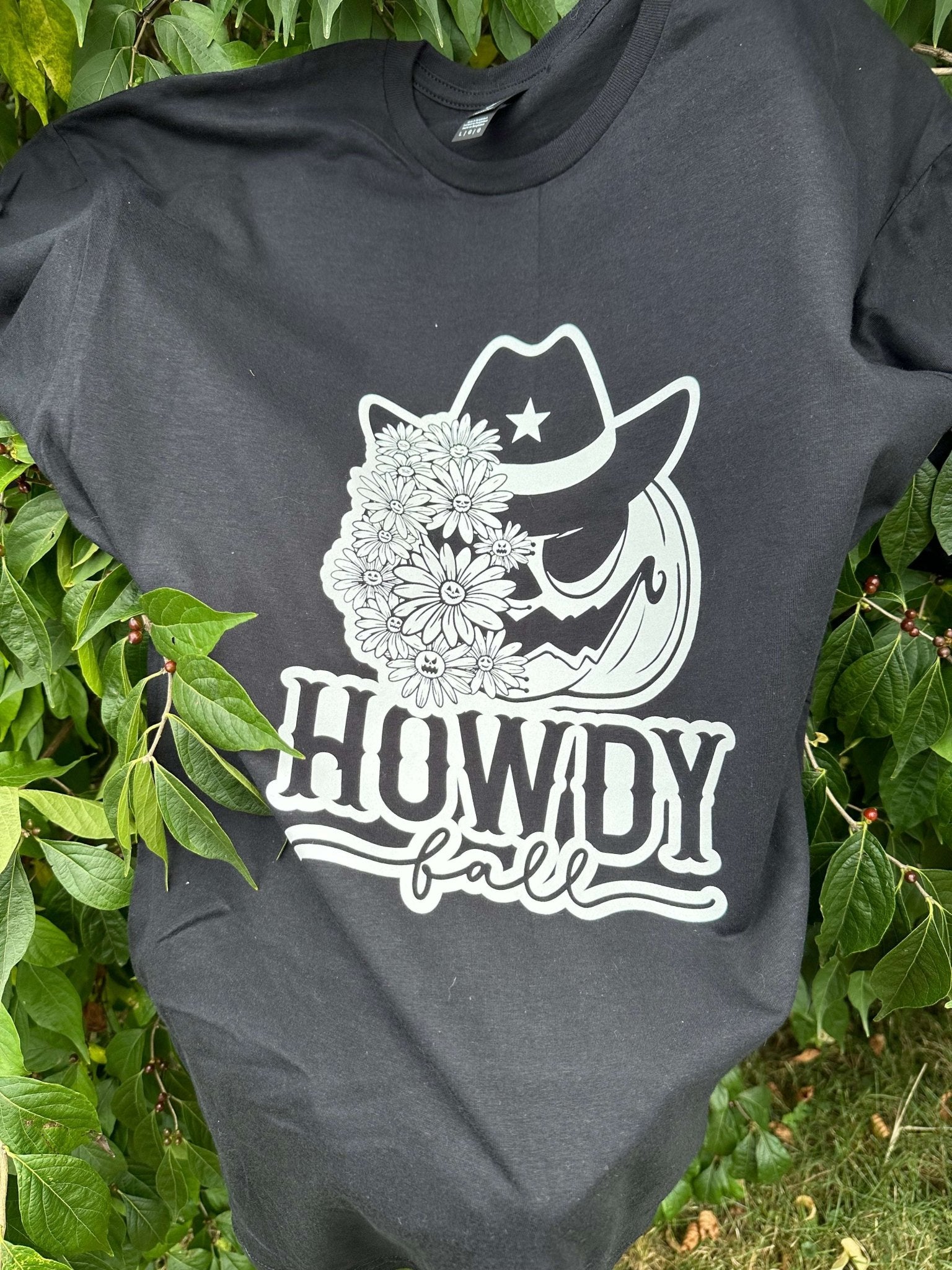 Howdy Fall T-Shirt - Daisy Designs & Creations, LLC